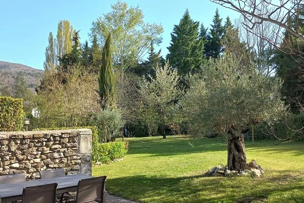 Vakantiehuis “Le Verbe” In De Drome Provencale Le Poet-Laval France